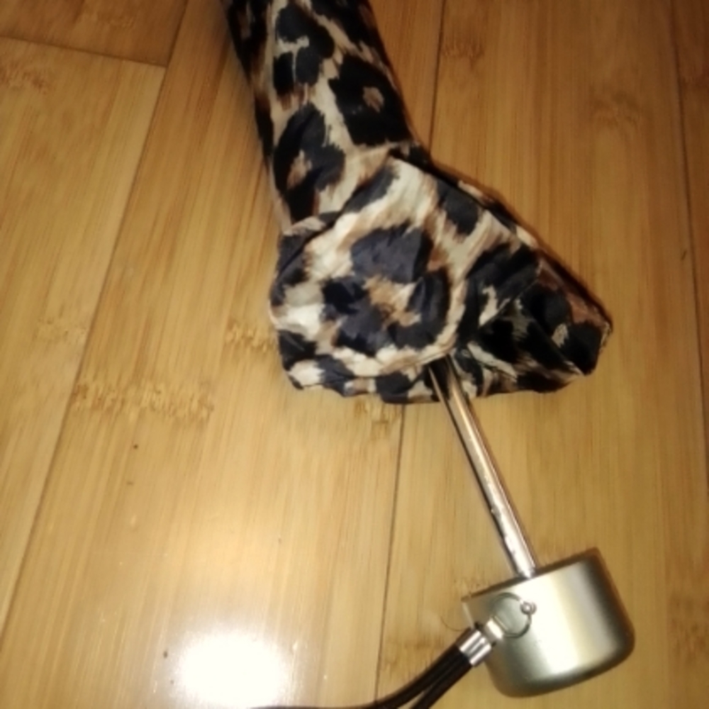 Leopard print totes umbrella